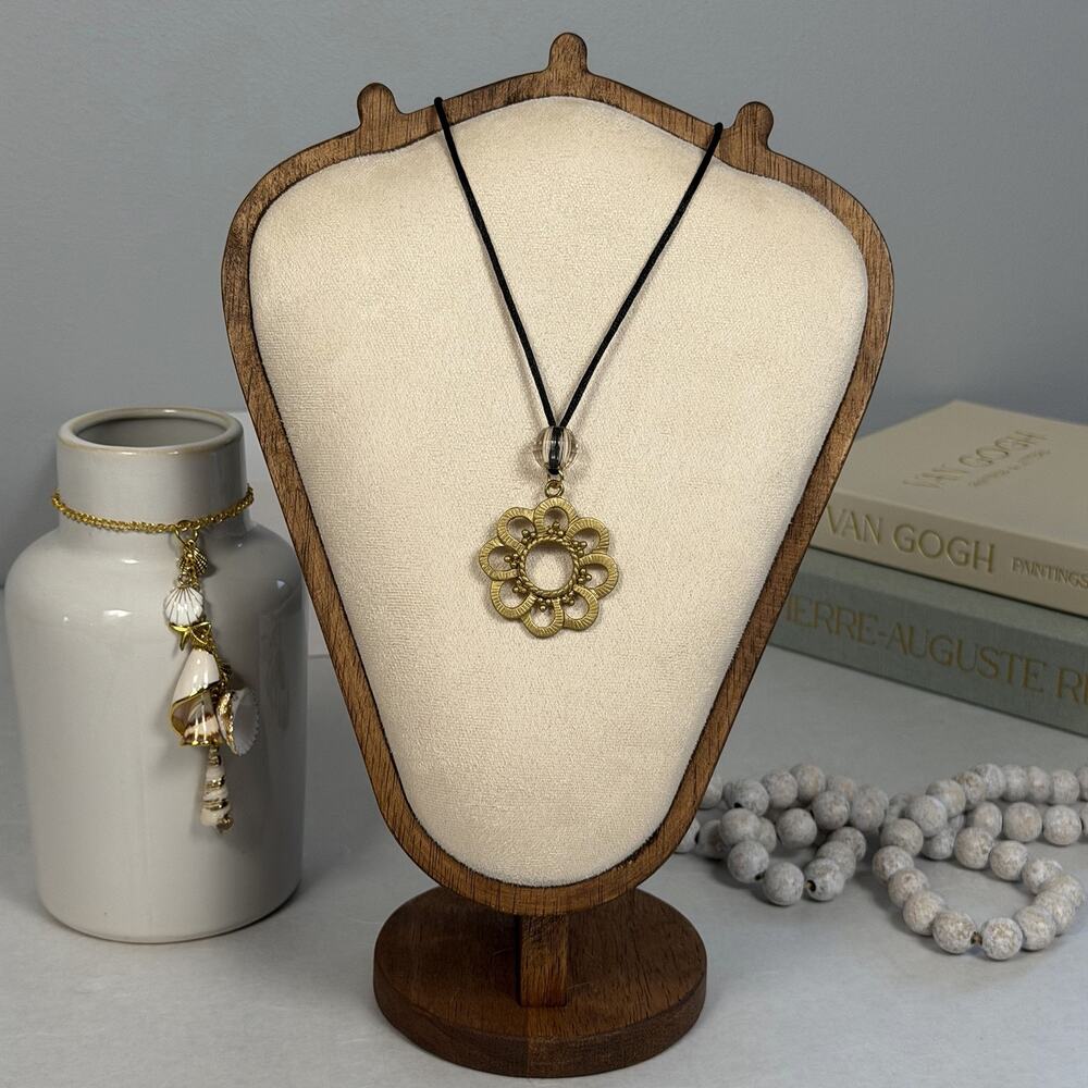 Pretty Boho Vintage 1980s Gold-Tone Flower & Faceted Bead Pendant Necklace 22"